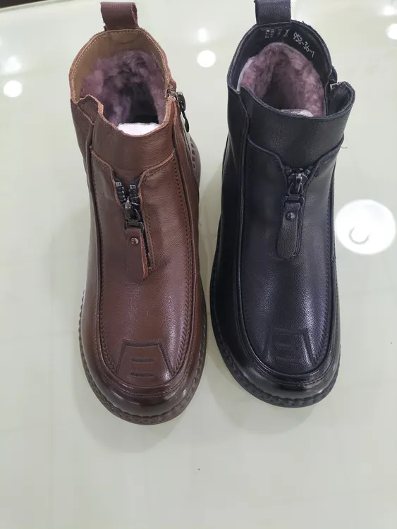 秋冬新款牛皮粗跟内羊毛妈妈短靴上脚超级舒适