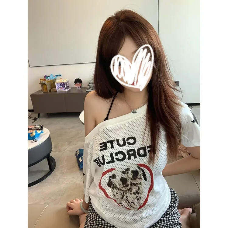 白色字母印花斜领露肩性感洋气百搭女装短袖T恤夏季宽松显瘦上衣