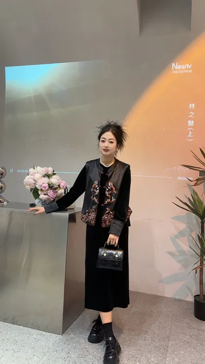 50776【DY.SJNC】显瘦大码套装连衣裙+刺绣气质双面穿马甲 两件套装