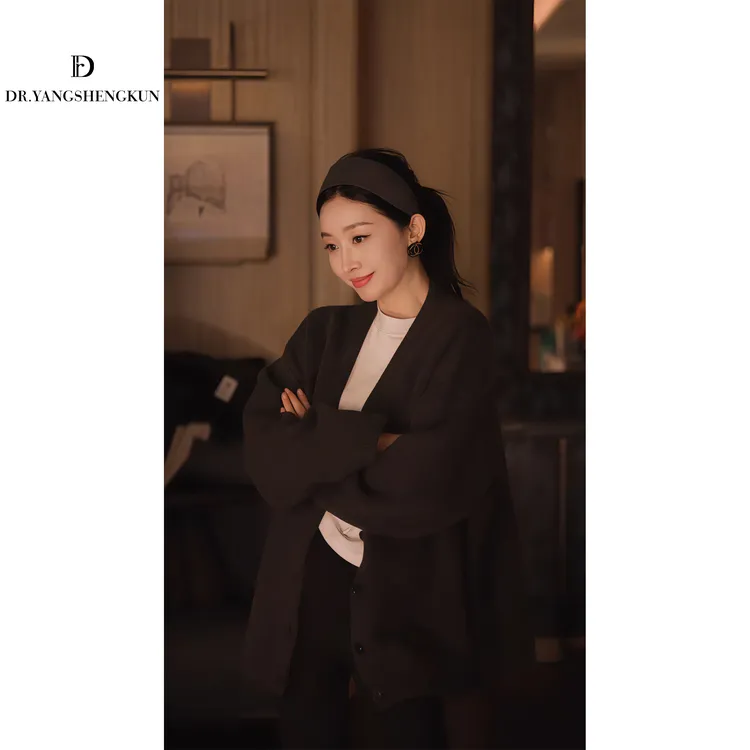 杨圣坤2025新品100%美丽诺羊毛V领纯色百搭针织开衫ES25102248