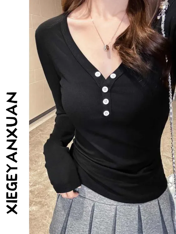 韩版百搭V领长袖T恤女早春简约新款纽扣设计款打底衫修身显瘦上衣