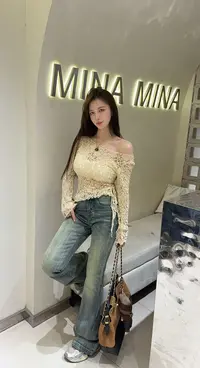 程北北【腿精再现】不规则两穿蕾丝上衣/怀旧色做旧显瘦喇叭裤