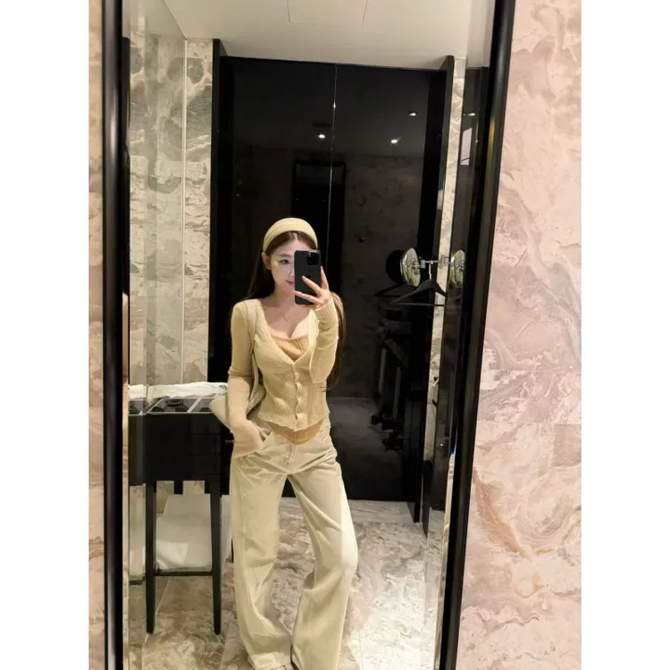 一只雪雪【天生筷子腿】新款秋季气质时尚设计感独特水洗牛仔阔腿裤