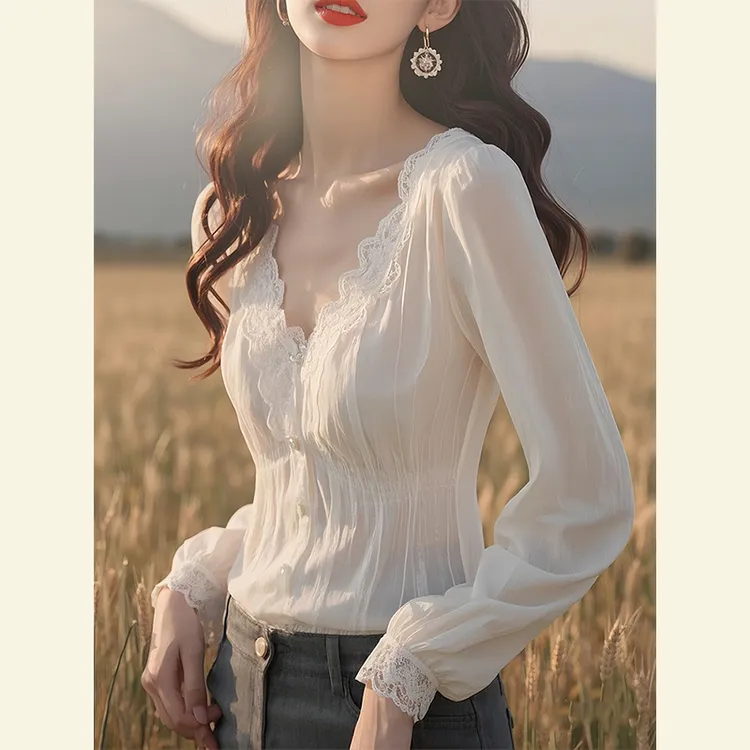 法式绝美独特别致时尚洋气小众轻奢减龄高级感白色蕾丝v领衬衫春
