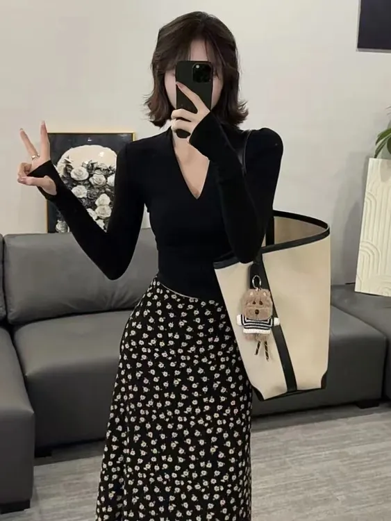 秋款清新感气质满屏小碎花显瘦包臀半身裙上衣长袖两件套装女8059