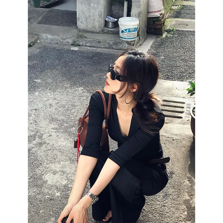 夏季简约风修身显瘦穿搭小众设计款V领短袖上衣休闲简约时尚长裤