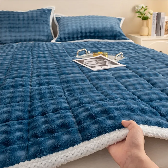 A类牛奶绒泡泡绒床盖单人学生宿舍家用卧室床上床褥子床垫保护垫