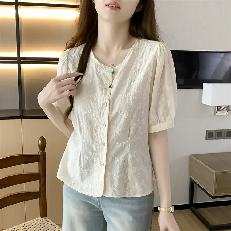 漂亮短款双绿扣门襟提花刺绣短袖衬衫上衣2025夏季新款时髦衬衣女
