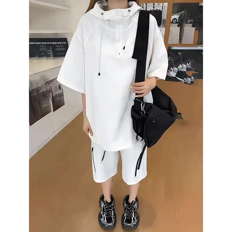 黑色泡泡纱速干短袖卫衣连帽男生酷帅穿搭一整套冰丝休闲短裤