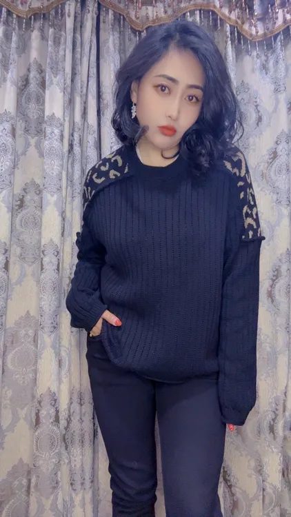 宽松型宽松豹纹肩膀女装网红长袖休闲毛衣毛针织衫打底衫圆领