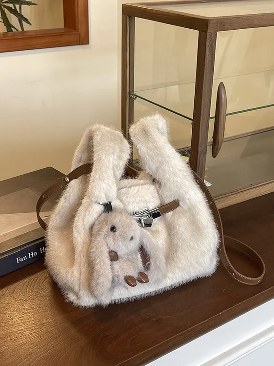 韩系手提毛毛包女2025秋冬新款高级感毛茸茸单肩包小众通勤斜挎包