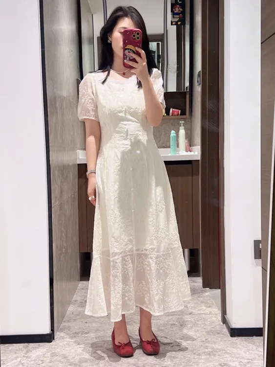 改版小个子夏季法式复古蕾丝绣花鱼尾甜美度假风收腰显瘦连衣裙女