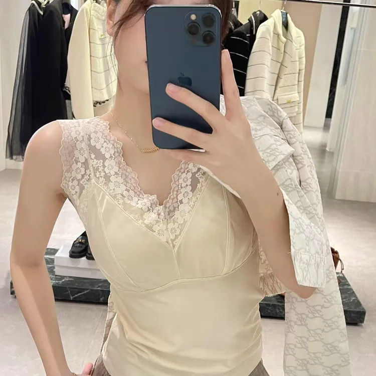 吊带女士通勤蕾丝打底衣加绒美背内衣清网红保暖背心一体式