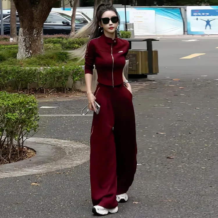 美式红色休闲运动套装女秋季新款百搭立领短款外套阔腿长裤两件套