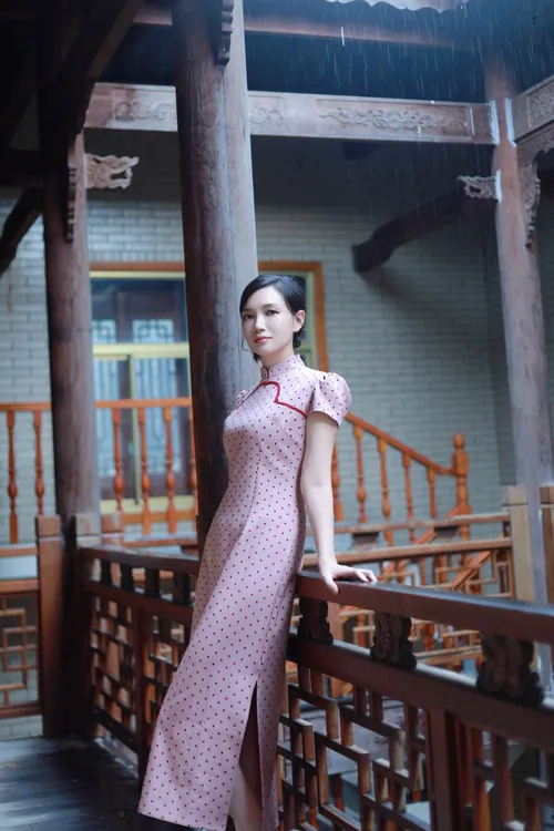 （桃墨笺）新中式温柔系波点连衣裙女2025夏季新款短袖旗袍