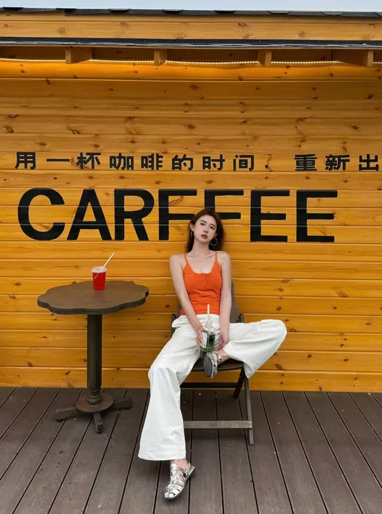 韩系小吊带背心女2025夏季新款性感外穿修身无袖上衣阔腿休闲裤