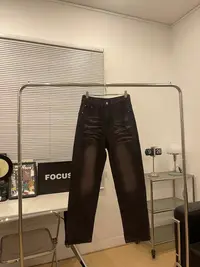 清货浮力啊！抢到赚到！水洗纹路牛仔裤男女同款