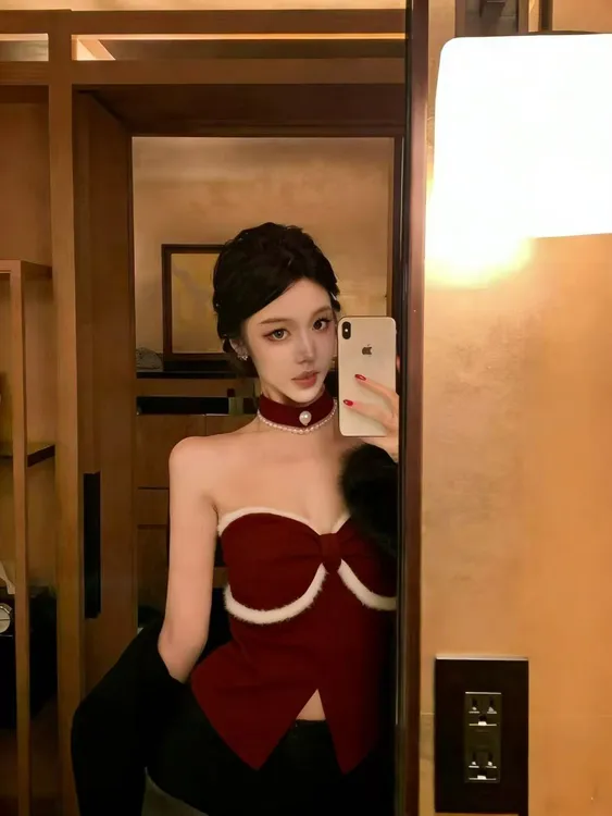 圣诞秋冬季甜辣针织抹胸设计感辣妹上衣女时尚气质