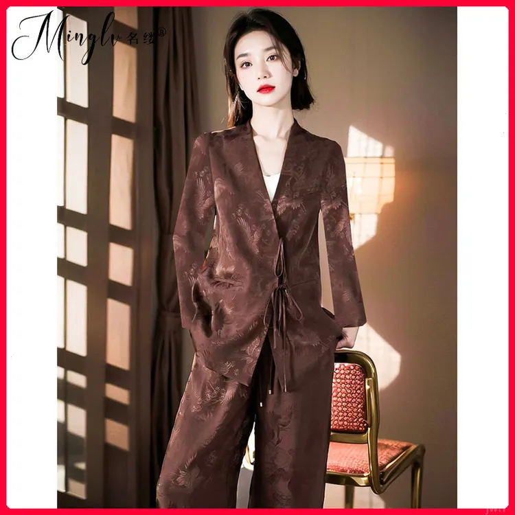 秋装女2025年新款新中式高知通勤穿搭显瘦美拉德西装裤子两件套装