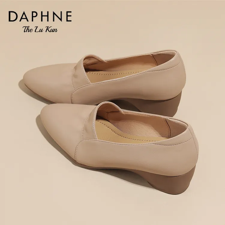 达芙妮夏季新款时尚百搭气质单鞋低跟真皮浅口软底中女士软皮鞋子