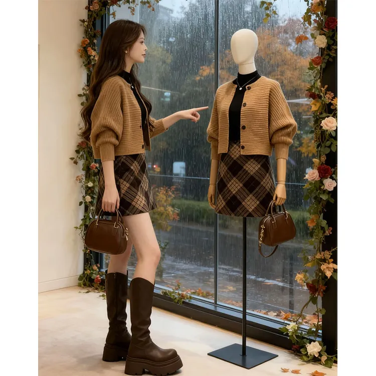 秋季穿搭一整套女2025新款韩版气质打底衫针织开衫格子短裙三件套