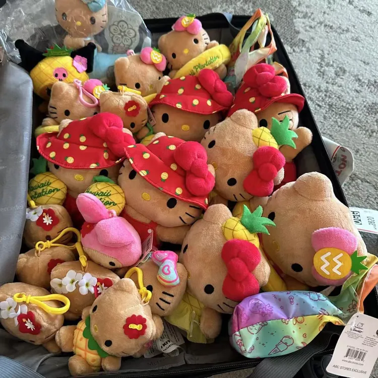 夏威夷黑皮kitty挂件可爱ins毛绒公仔学生包包挂饰卡通玩偶钥匙扣