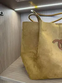 B1011 小香麂皮绒驼色大托特包