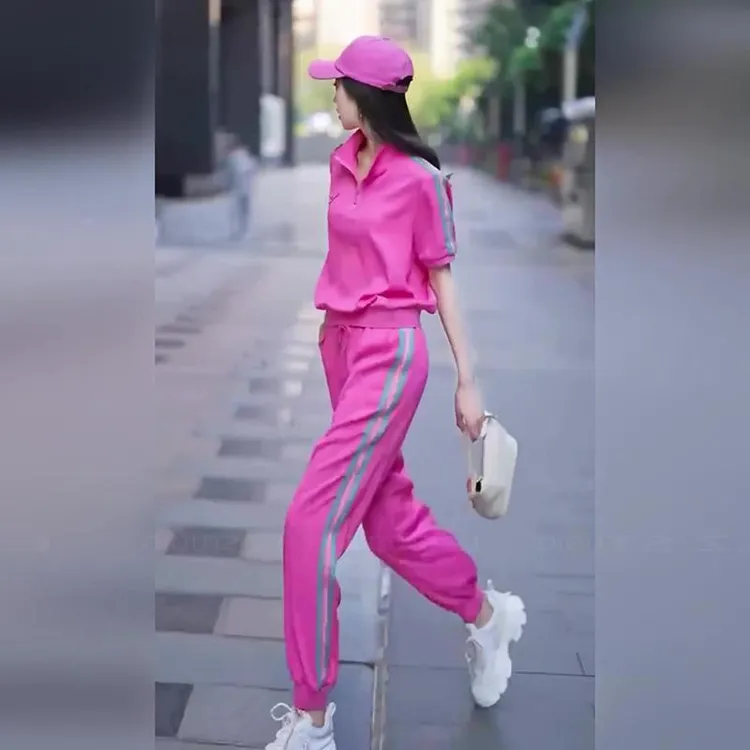 夏日多巴胺穿搭女士高级感玫红色短袖恤束脚休闲运动裤两件套装