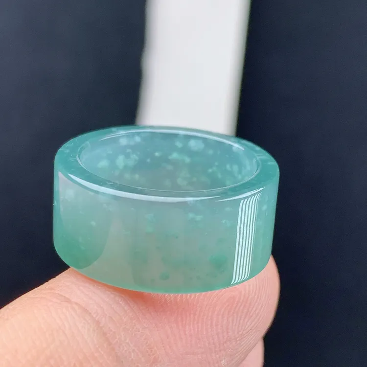 戒指内径18.4纯天然a货翡翠老坑冰种蓝绿色素面轮胎宽扳指环尾戒