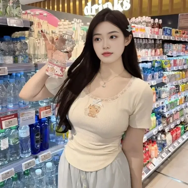 大码胖mm纯欲风辣妹蕾丝拼接短袖T恤设计感不规则修身显瘦上衣女