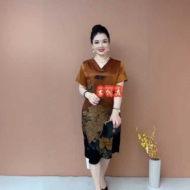 714妈妈装重磅V领连衣裙气质中老年妈妈定位花夏季短袖旗袍长裙