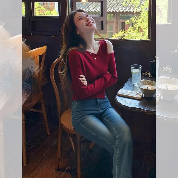 韩系秋冬别致独特漂亮露肩红色小衫内搭斜肩针织衫洋气高贵上衣女