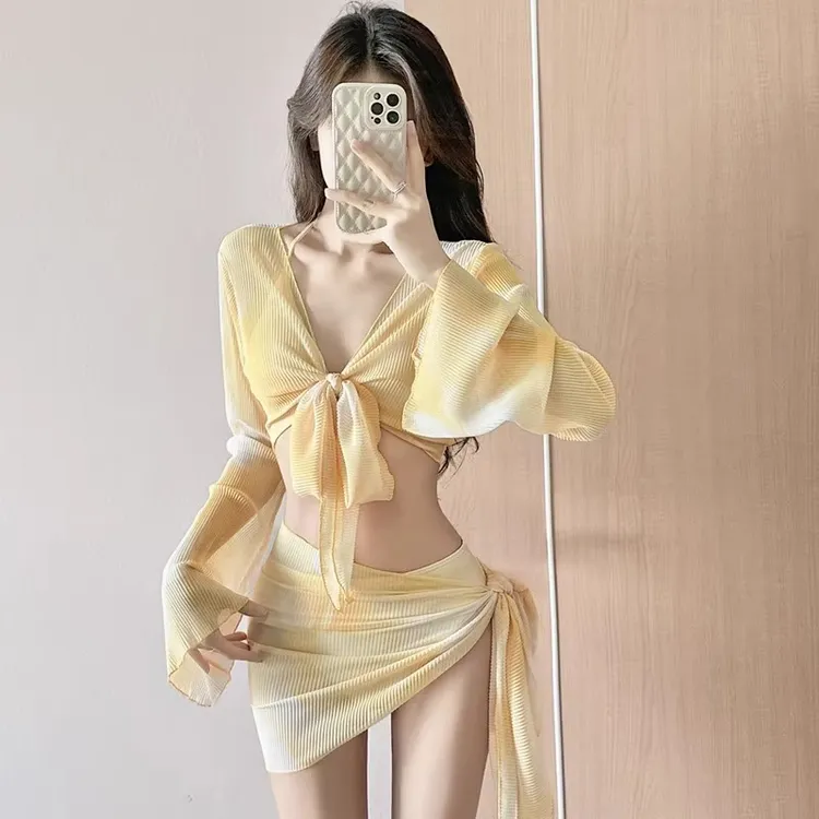 泳衣女比基尼四件套2025新款分体长袖多巴胺小胸海边度假罩衫防晒