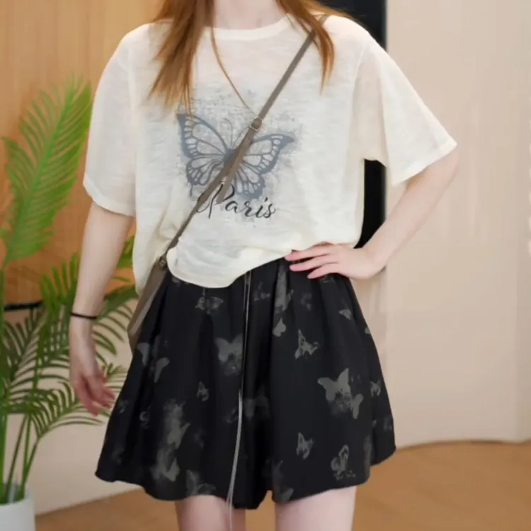 新款纯欲慵懒风女装洋气蝴蝶休闲上衣+慵懒风短裤LK2504603