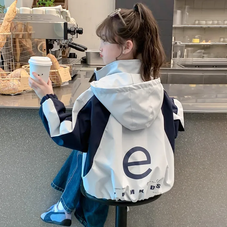 女童冲锋衣外套秋装2025新款洋气连帽上衣儿童女孩春秋季大童夹克