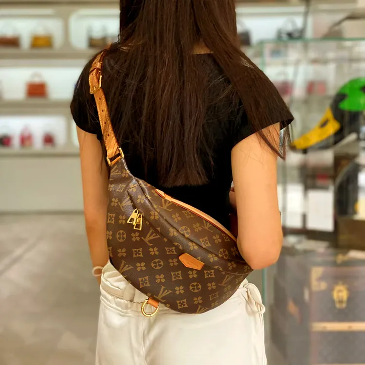 香港正品2025新款百搭奢侈品真皮经典通勤斜挎腰包腋下单肩包女包