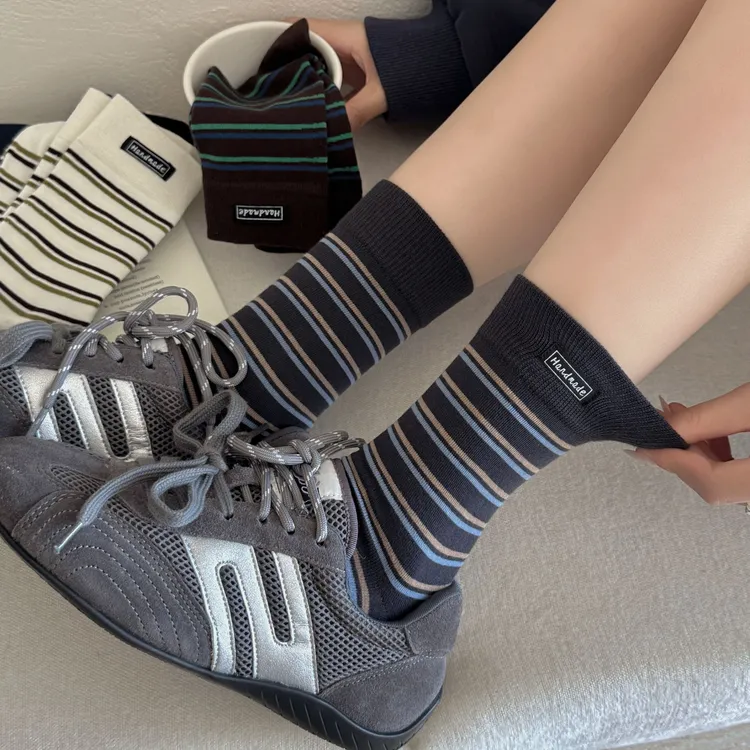 【复古条纹】秋冬百搭设计款复古色条纹无骨布标袜子中筒袜堆堆袜