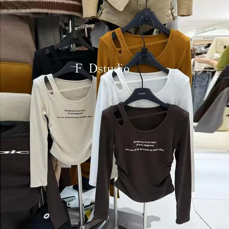 双11字母印花镂空磨毛长袖打底衫冬设计感辣妹修身t恤女内搭上衣