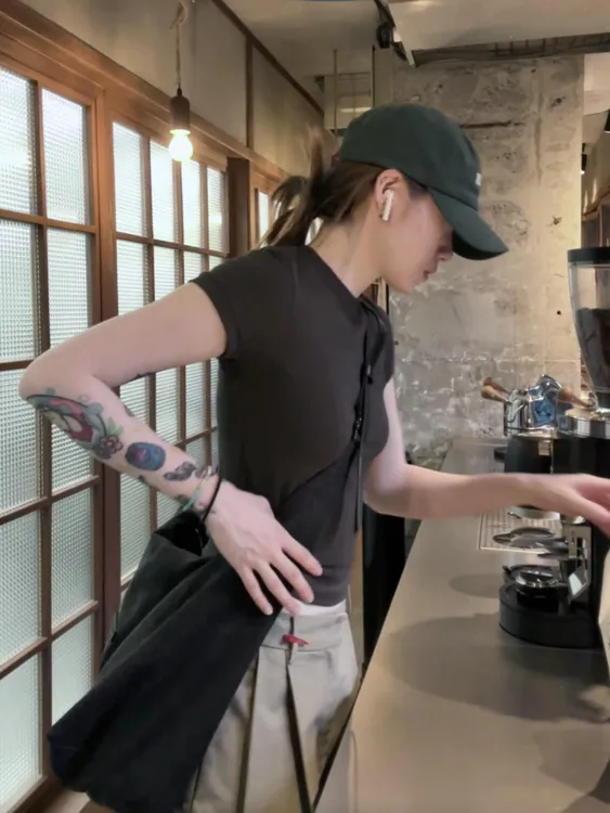 2025夏季新款韩系简约圆领正肩显瘦短袖t恤高腰设计感阔腿裤套装