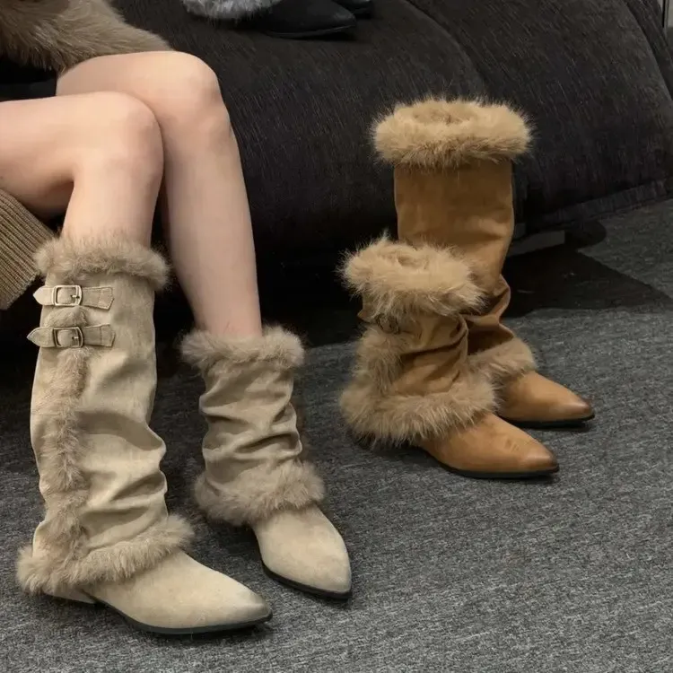 暖咖絮语美拉德粗跟棕色靴子尖头加绒长筒靴女冬季毛毛靴新款裤管