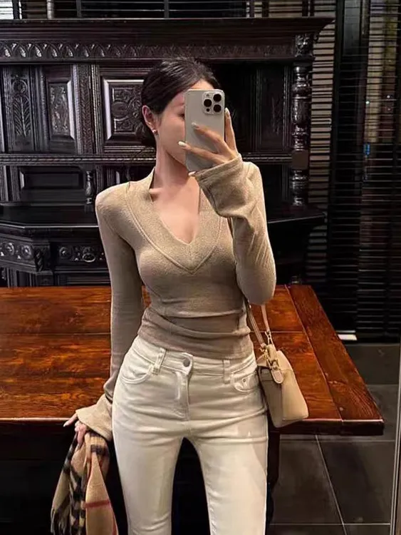 2025秋冬法式【慕斯羊绒】简约设计感显瘦长袖打底衫女纯色内搭3855