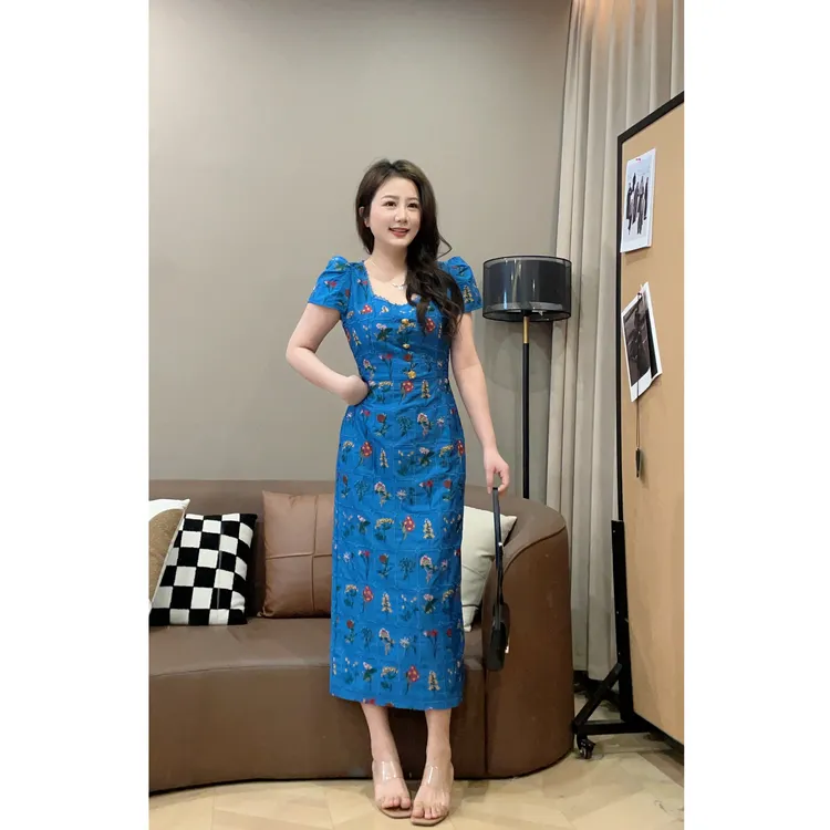 大萌萌 气质重工刺绣中长款收腰连衣裙夏季微胖显瘦 P225Q04747