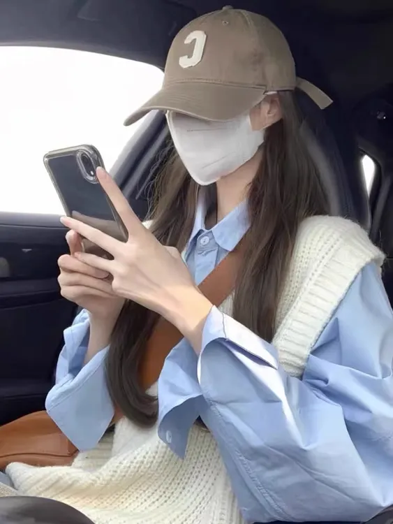 蓝色衬衫搭配马甲两件套女装2025早秋新款叠穿衬衣设计感法式上衣