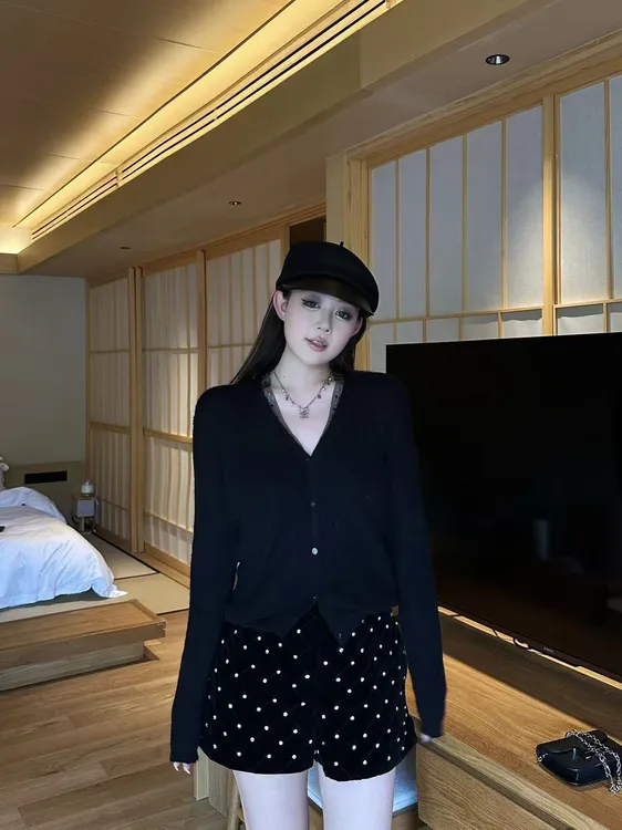 琪琪怪怪大码女装【京都心事】精致拼接网纱烫钻针织上衣T18141QTQ