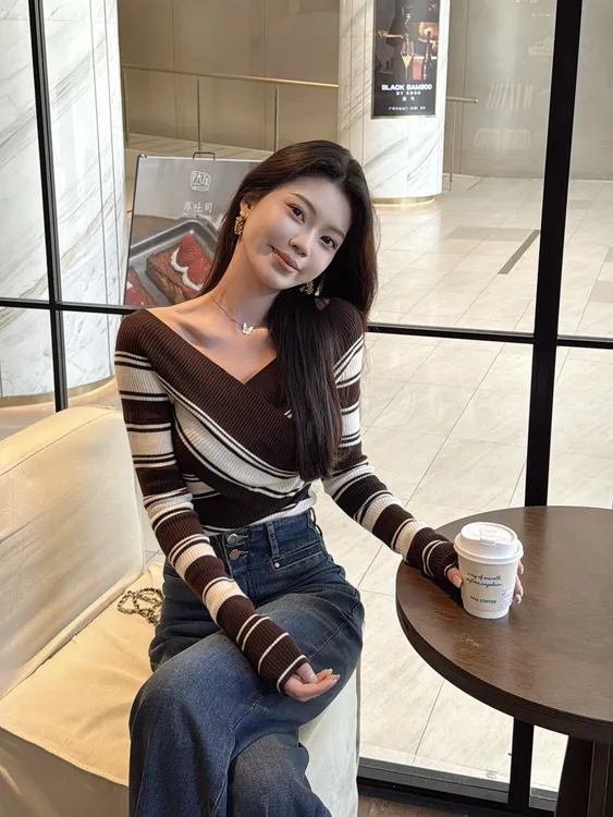 【秋日织语】韩系气质交叉V领条纹针织衫女百搭长袖收腰设计感上衣