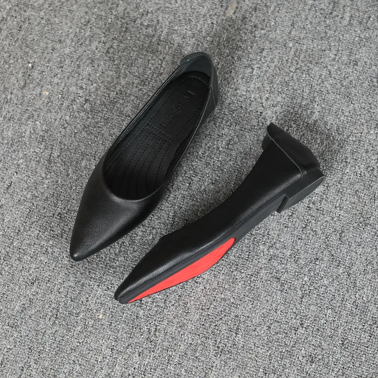 2025年流行真皮尖头单鞋平底软底鞋子女款工作鞋黑色职业上班皮鞋