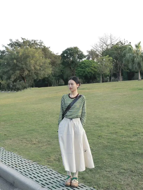 2025早春新款韩版洋气宽松t恤慵懒风条纹长袖上衣百搭高腰半身裙