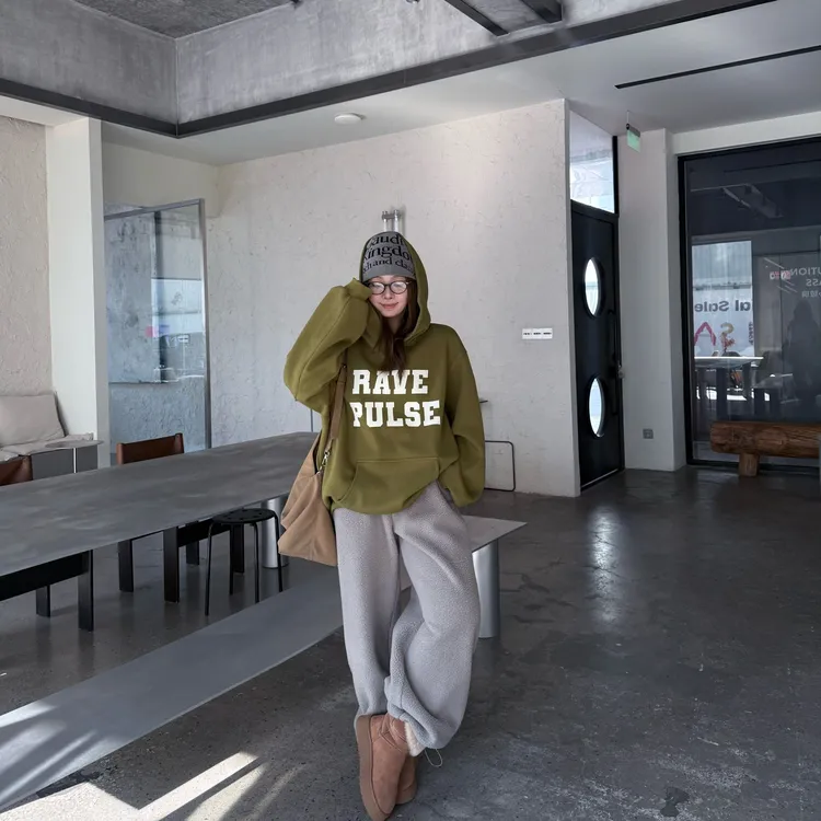 晶咕软软【百穿不厌】美式休闲字母印花连帽大版卫衣