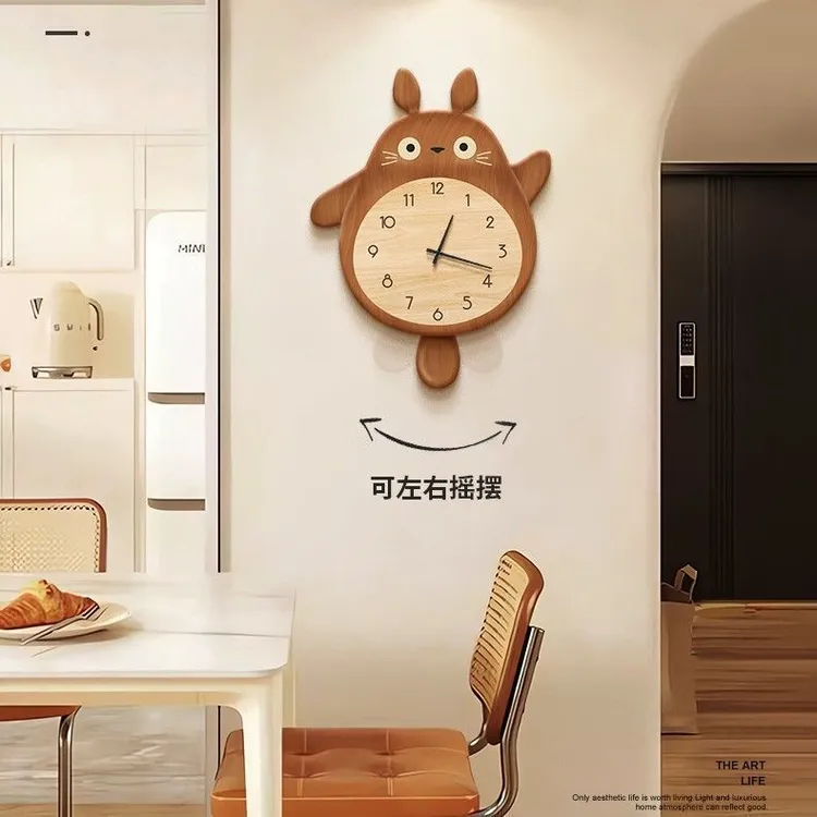 原木风挂钟装饰画餐厅新款装饰画龙猫钟表客厅儿童房静音时钟挂墙