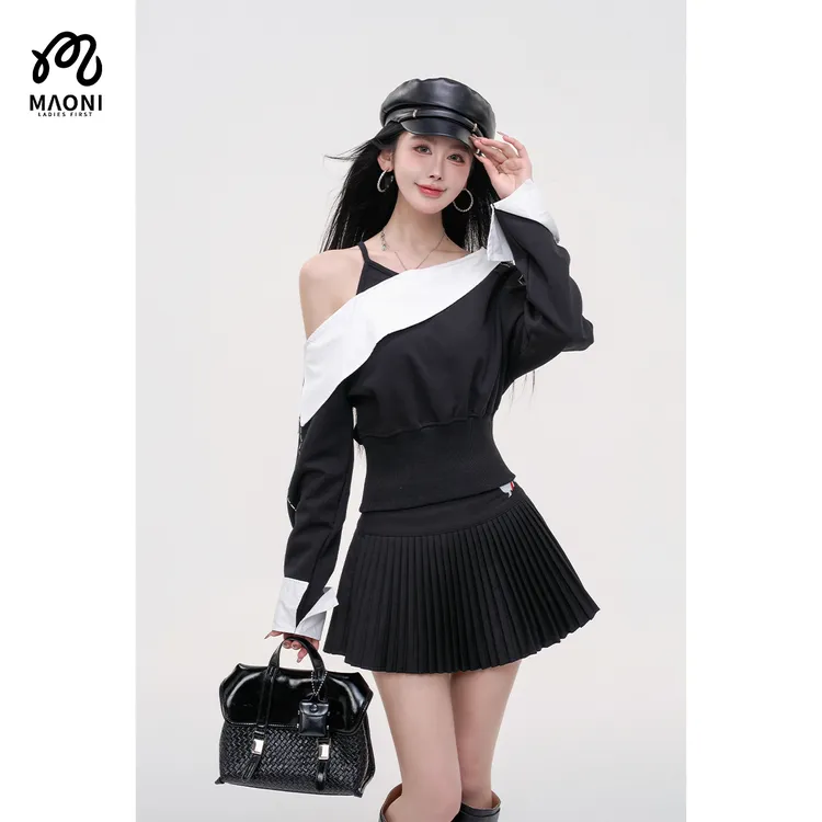 毛妮LADIESFIRST【纯欲松弛】撞色拼接长袖斜肩假两件T恤女L2237